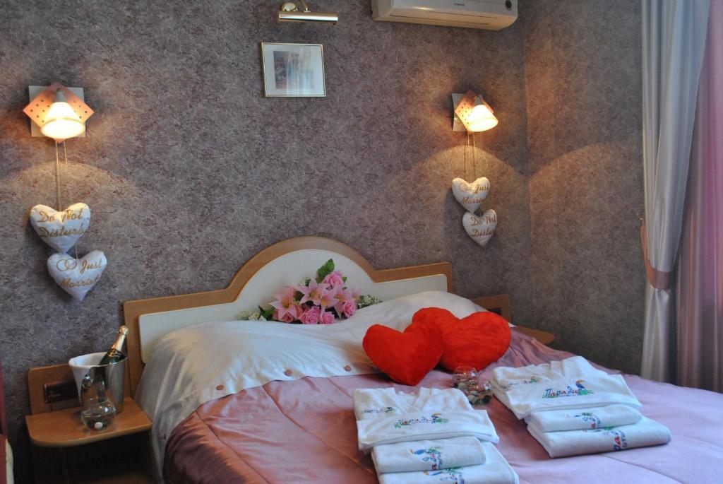 Paradise Hotel Gomel Luaran gambar