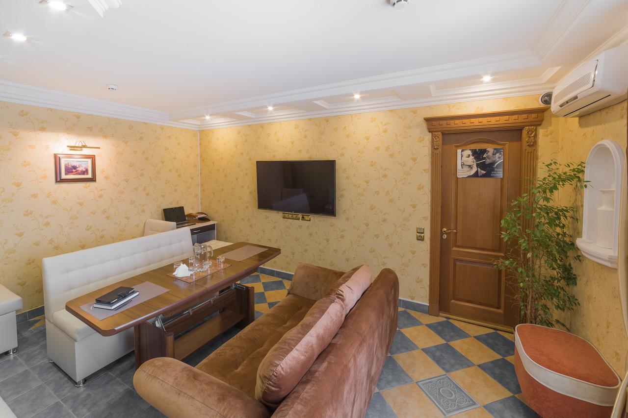 Paradise Hotel Gomel Luaran gambar